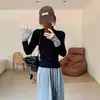 Suéter de malha bicolor com gola semi-alta para mulheres, 2025 primavera outono inverno, top interno estiloso de corte justo, camiseta base preta