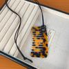 Colar com Pingente Pente de Tartaruga Hawksbill Leopardo Retro Design de Nicho Feminino Acessórios de Corrente para Usar no Outono e Inverno de Alta Qualidade