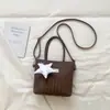 Shuai Mijia 2026 Bolso Cubo Nuevo de Moda con Patrón Tejido Bolso de Mano Casual Bolso Cruzado de Hombro Único de Color Sólido con Textura
