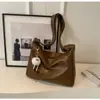 Bolso de Cuero Suave Estilo Perezoso de Moda de Este Año para Mujer Nuevo Modelo Primavera/Verano 2026 Bolso de Hombro Único Bolso Cruzado Bolso Tote de Gran Capacidad Ligero