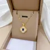 [Acero de Titanio] Collar con Colgante de Trébol de la Suerte, Lujo Ligero Elegante, Completamente Incrustado en Diamantes para Mujer, Cadena Versátil para Clavícula, Cadena de Acero de Titanio