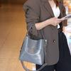 Bolso de mano de piel de vacuno curtida vegetal para mujer, de gran capacidad, estilo cubo, para otoño e invierno, bolso de mano de piel auténtica, bolso cruzado estilo urbano.