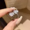 Anillo de Calabaza Pequeña Super Brillante de Zircón, Sencillo y Moderno, Versátil, Anillo de Estilo de Nicho de Gama Alta, Nuevo Exquisito Accesorio de Mano 2026