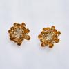 Fábrica DIY accesorios de joyería al por mayor 18K color oro real retenedor de color soporte de flor pétalo hueco cuentas de joyería sombrero de flor con cuentas