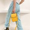 Bolso de Mano con Solapa y Hebilla Metálica Retro Ligero, Bolso Bandolera Sencillo para Teléfono Móvil, Estilo Literario, Universitario, Estilo Mori, Fresco