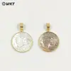 Wt-Jp418 Colgante Redondo de Concha Natural Brillante con Talla de Personaje Único y Elegante Accesorios Semi-terminados para Collar DIY