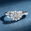 Anillo de Girasol de Plata S925 con Moissanita de 50 Puntos para Mujer, Diseño de Nicho con Acabado de Alta Gama, Chapado en Oro, Regalo para Novia