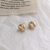 Pendientes de plata S925 estilo coreano retro mate anudados Mini triángulo pequeño estilo frío minimalista B001