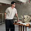 Camisa polo, suéter de tricô, camiseta de manga curta, gola V masculina, gola de gaivota, tecido texturizado, estilo old money, seda de gelo, verão, atacado de fábrica transfronteiriço