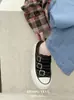 Sapatos femininos retrô versáteis de couro genuíno, rasos casuais, confortáveis, respiráveis, adequados para o trajeto diário, com sola macia e projetados como mocassins ou tênis