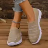 Novos tênis de malha fly-knit transfronteiriços para comércio exterior, tênis casuais esportivos femininos 2025, tênis de malha de verão, tênis respiráveis antiderrapantes