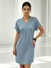 Vestido casual de mujer europeo y americano, cuello en V, media botonadura, rayas verticales, manga corta, corte recto holgado, vestido tipo camiseta, vestido corto de color liso