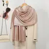 Exclusivo Transfronteiriço Novo Moda Europeia e Americana Feminina Xale Outono e Verão Borla High-End Bola de Seda Prateada Lenço para Festa