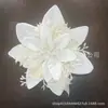 Decorações de Natal transfronteiriças, incluindo flores de Natal artificiais, enfeites de Natal e decorações para árvores de Natal, fabricadas por uma empresa especializada em flores plásticas com pó de ouro