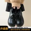 Sapatos femininos de couro 2026 primavera-verão novo estilo retrô britânico preto versátil plataforma que aumenta a altura sapatos JK sola grossa mocassins