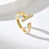 Anillo Abierto de 26 Letras del Alfabeto Transfronterizo Nuevo para Mujer, Estilo de Nicho de Alta Gama, Nuevo Accesorio de Joyería para Mujer de Cobre con Circonita