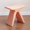 Mesa de café de plástico Silla baja de dibujos animados Famosa en Internet Taburete para entrada de casa para cambiarse los zapatos Taburete de plástico grueso creativo para sala de estar de niños