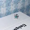 Nueva colección de aretes de titanio médico color verde trébol de cuatro hojas para el lóbulo de la oreja, ear cuffs con circonitas brillantes, pendientes exquisitos