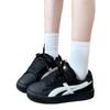 Zapatos Casuales Versátiles Nuevos de Verano 2025 Estilo Pareja Original de Nicho Zapatos de Entrenamiento Moral de Suela Gruesa Tenis Negros para Mujer