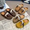 Mules populares de verano para mujer con punta abierta para uso en exteriores, nuevos zapatos retro tipo Birkenstock para otoño 2026, tipo chancla, canguro, zapatos perezosos