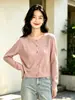 Conjunto de duas peças Andy de veludo outono e inverno novo feminino estilo coreano cardigã de gola redonda com detalhe de laço, versátil e quente casaco de tricô grosso