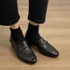 Mocasines slip-on Camellia de cuero suave para mujer, nueva colección otoño 2026, zapatos pequeños de cuero retro estilo británico, planos versátiles