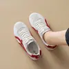 Zapatillas de entrenamiento alemanas de moda con suela gruesa para mujer, nuevos zapatos casuales retro de bloque de color transpirables de otoño 2026, zapatillas de moda con suela blanda
