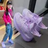 Sapatos de Malha Respirável Estilo Novo para Crianças Primavera e Outono 2025 para Meninas e Meninos, Tênis Versátil Slip-On de Malha Fly para Meninos com Solas Macias