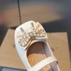 Zapatos de cuero con lazo para niña, primavera y otoño 2024, nuevos zapatos de princesa, zapatos de diamantes de imitación para niña, zapatos de suela suave antideslizantes.