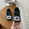 Zapatos de princesa estilo coreano para niñas 2026 primavera-verano nuevos moda infantil sandalias de cuero bebé suela suave zapatos de baile con strass
