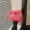 Bolso de Hombro Cruzado para Viajero de Gran Capacidad, Textura Retro de Moda Casual, Color Sólido Simple, Nuevo 2026