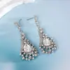 Brincos Geométricos Europeus e Americanos Exquisitos Cravejados com Diamantes, Brincos de Luxo Leve Transfronteiriços de Alta Qualidade, Brincos de Moda de Nicho para Mulheres