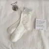 Calcetines de lunares para mujer, otoño e invierno, calcetines de media pantorrilla, suaves y dulces, calcetines blancos holgados, otoño, estilo universitario, calcetines largos para niñas