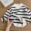 Suéter de Terciopelo de Visón Ningli Kidsren 25 Otoño e Invierno Rayas para Niños Oso Bordado Suéter de Cuello Alto Medio Tejido para Niñas