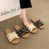 Sandálias de Praia Pérola com Solado Macio Versátil Moda Estilo Coreano Chinelos Planos Inspirados em Chanel para Mulheres Uso Externo Novo Modelo Outono Verão 2025