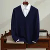 Nova coleção outono e inverno de Bai Cai Rong: suéter de cashmere masculino com decote V, caimento solto, estilo business-casual e cardigã de tricô
