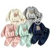 Conjunto de outono para meninas 2026 novo estilo infantil super fofo desenho animado renda moletom outono moderno casual conjunto de duas peças
