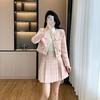 Traje de falda plisada con abrigo estilo Chanel, cuello redondo y estilo nuevo de Real Shot