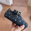 Hebilla de cinturón estilo coreano, zapatos planos de lana tipo Birkenstock para niñas, nuevo estilo de temporada Otoño/Invierno 2026, zapatos planos de moda para niños