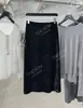 DestacadoYuran 26 Nueva Colección de Principios de Otoño: Falda de terciopelo de seda tejida finamente, corte diagonal, satén iridiscente, flor de hielo, terciopelo, estilo sirena