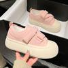Sapatos brancos de velcro creme para primavera e outono, sapatos femininos feios, fofos, primavera, novos, chiques, de nicho, com cabeça grande, sapatos de sola grossa, sapatos de pão