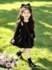 Vestido Negro de Otoño para Niña con Delicados Escotes en los Hombros, Vestido de Princesa de Manga Larga, Vestido Sencillo de Estilo Coreano con Cintura Ceñida y Corte en A