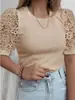 Nueva Camiseta de Verano para Mujer, Color Sólido, Manga de Encaje, Patchwork, Costilla, Cuello Redondo, Ajustada [Exclusivamente para Ventas Transfronterizas]