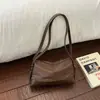 Bolso de mujer de gran capacidad, nuevo bolso de hombro ligero de nailon para el verano 2026, moderno y versátil para la escuela y el trabajo