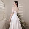 Fotografia de Viagem Estilo Francês Luz Vestido de Noiva 2026 Novo Modelo, Elegante e Emagrecimento, Vestido de Noite Simples de Cetim Branco, Vestido Longo
