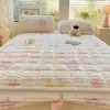 Lençol de Cama de Lã de Leite Fofo de Desenho Animado Peça Única de Inverno Espessado Quente Antiderrapante Totalmente Envolto Cobertura de Cama Fixa Cobertura de Colchão Doméstico