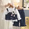 Conjunto de Primavera y Otoño para Niña, Elegante Modelo Nuevo 2026, Conjunto de Tres Piezas con Peto de Mezclilla y Mangas Largas para Bebé Niña, Ropa de Moda para Primavera y Otoño