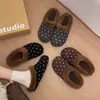 Pantuflas de Peluche de Lunares para Mujer 2026 Otoño/Invierno Más Terciopelo Suela Suave Slip-ons Perezosos Zapatos de Algodón para Exteriores Zapatos Perezosos