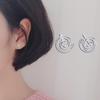Aretes de mini anillo artístico fresco de plata esterlina 925, aretes simples y lindos japoneses y coreanos que combinan con todo, joyería para niñas