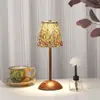 Comércio Exterior Transfronteiriço Metal de Luxo Leve Criativo Forma de Cogumelo Luz Noturna Regulável para Quarto Mesa de Cabeceira, Lâmpada de Mesa Aconchegante Forma de Guarda-chuva